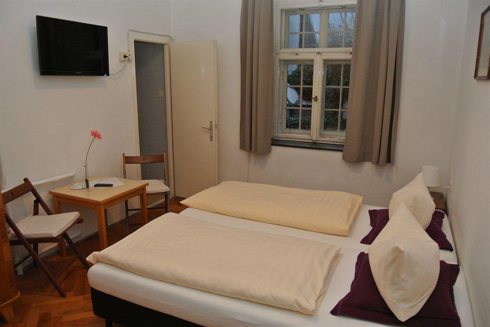 Hotel Gruberhof Innsbruck Igls B&B ภายนอก รูปภาพ