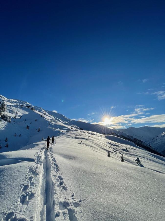 Hotel Gruberhof Innsbruck Igls B&B ภายนอก รูปภาพ