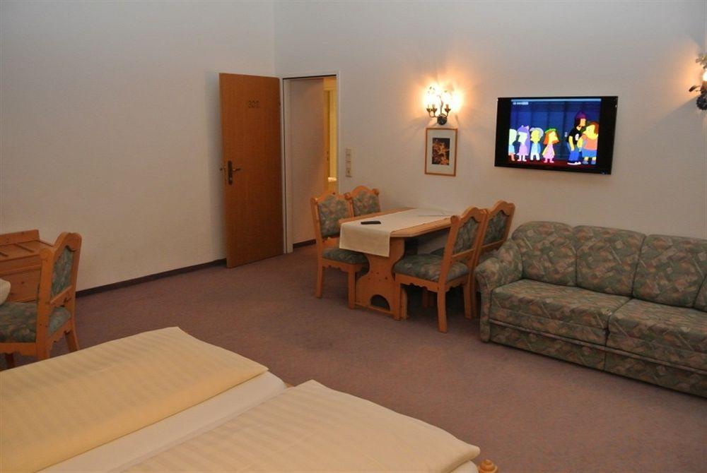 Hotel Gruberhof Innsbruck Igls B&B ภายนอก รูปภาพ