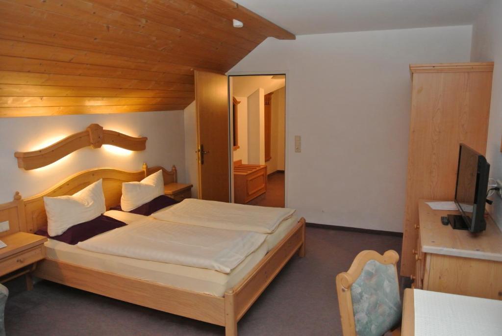 Hotel Gruberhof Innsbruck Igls B&B ภายนอก รูปภาพ