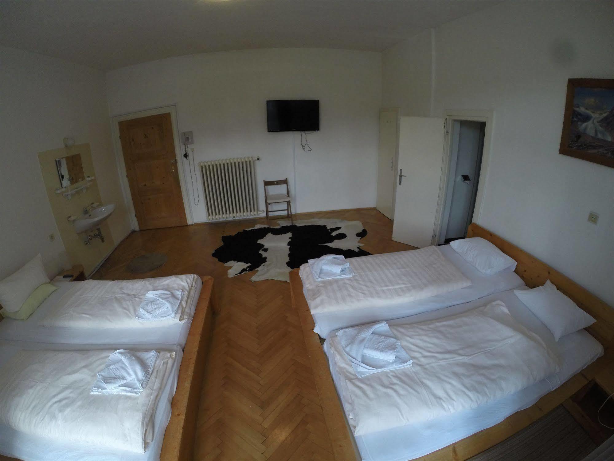 Hotel Gruberhof Innsbruck Igls B&B ภายนอก รูปภาพ